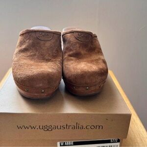 UGG suede clogs 🤎 Brand New Size 6